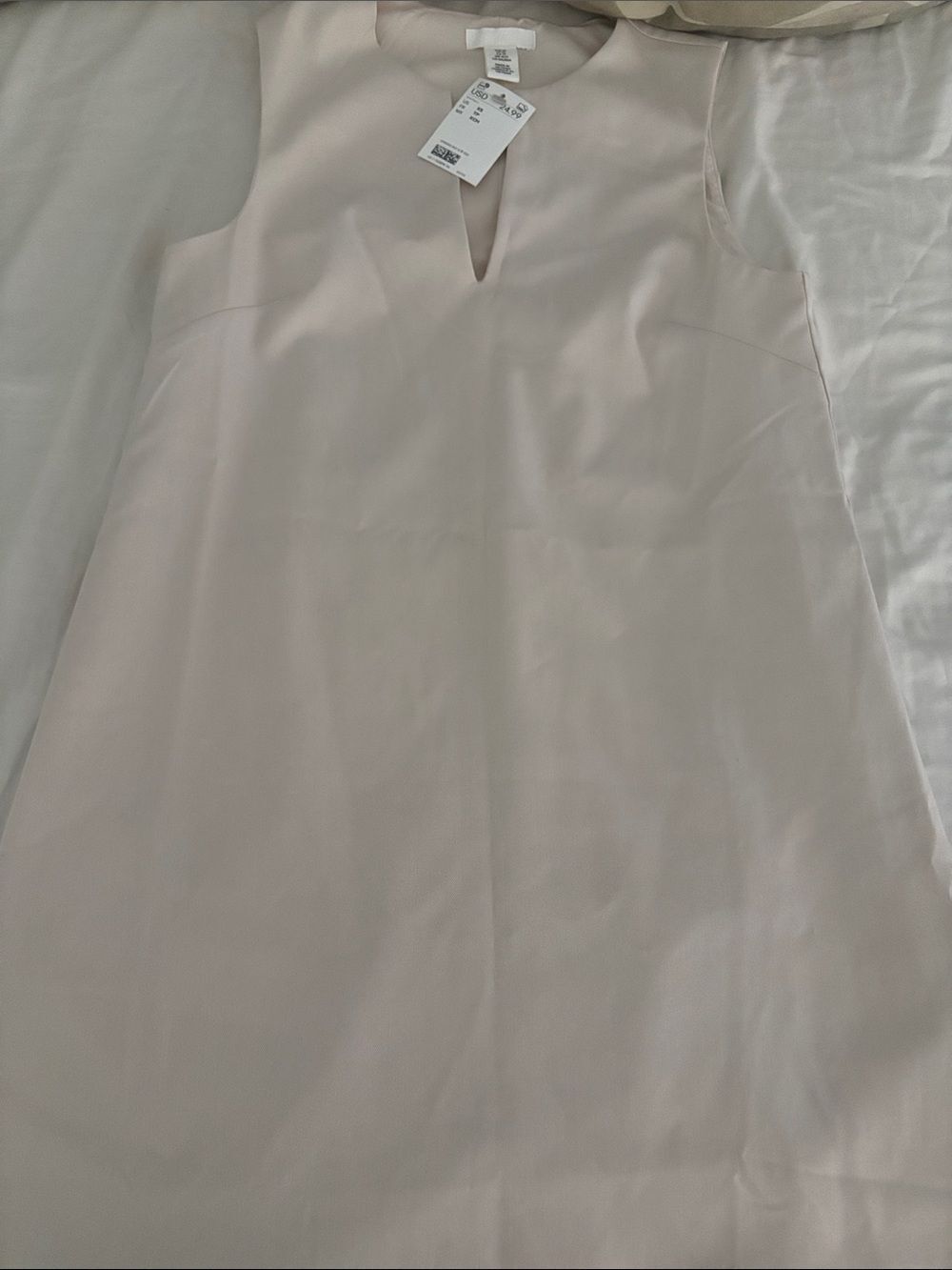 H and M sz XS NWT ~ Sleeveless Keyhole Shift Dress - Light Beige/Cream